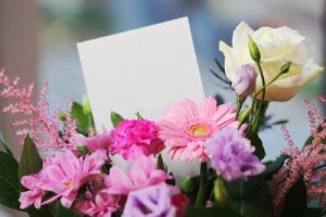Rosas, Flores, Envio rosas, regalar rosas a domicilio, centro de rosas blancas, Floristería Royuela, floristeria online, floristeria Peralta, floristeria